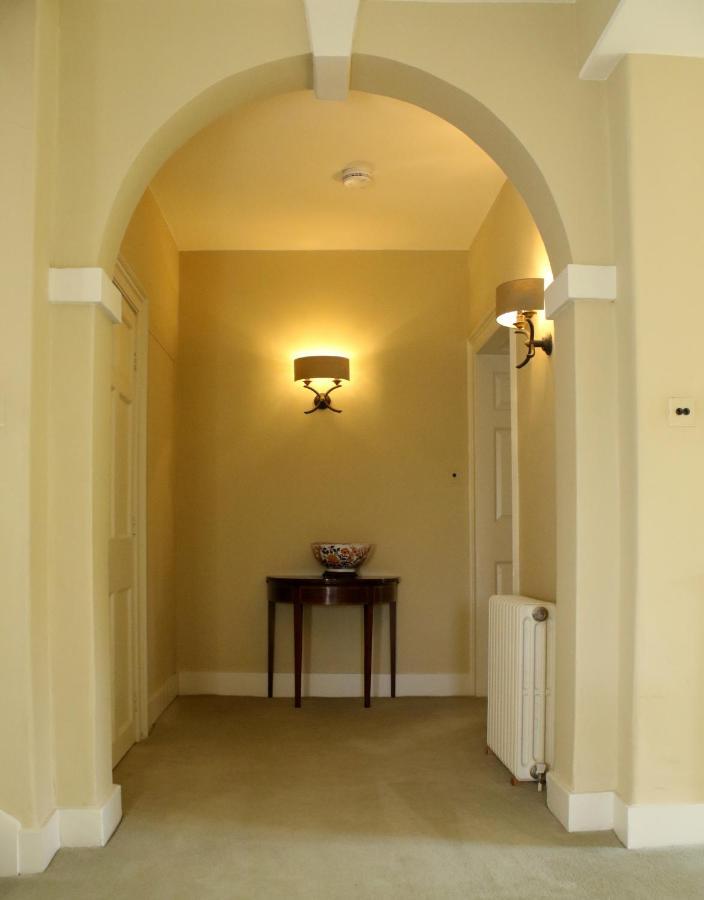 Aylworth Manor Bed & Breakfast Naunton Bagian luar foto
